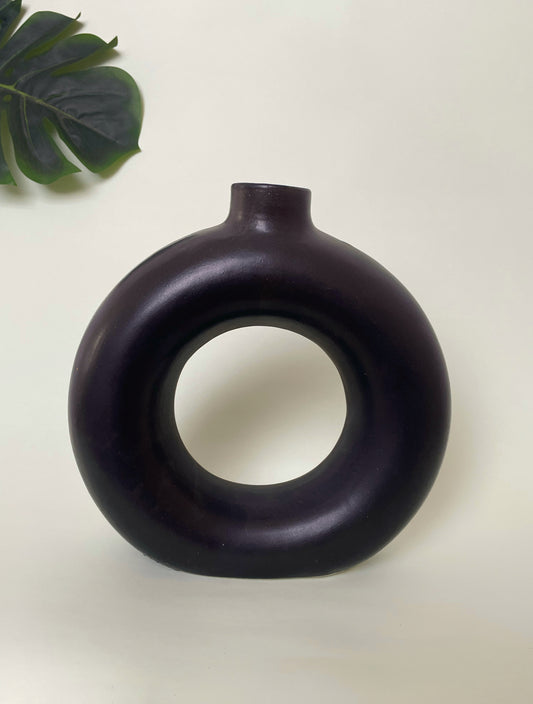 DreamyDonut Vase-black